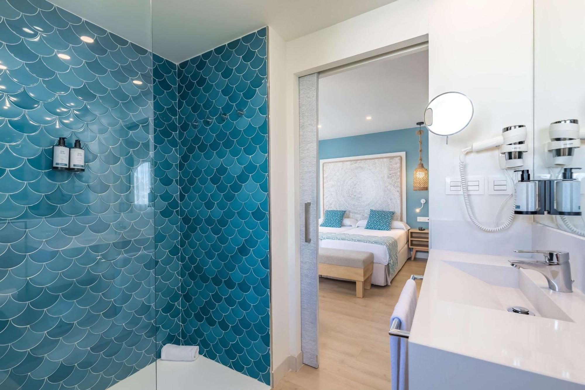 Habitación Superior con vistas al mar (3 adultos)